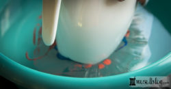 DIY Tassen mit Nagellack gestalten